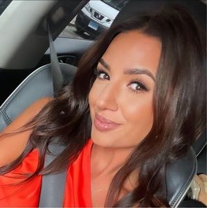 Meet your Posher, Dominique